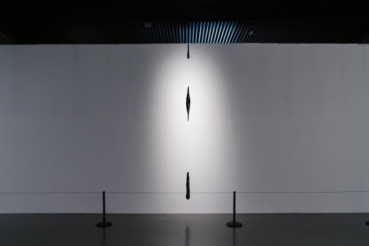 《跡象》，陶瓷，尺寸可變，2011，劉建華
