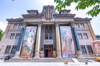 “繆斯的花冠：阿爾豐斯·穆夏的繁花詩篇” 在青島市美術館開展,穆夏
