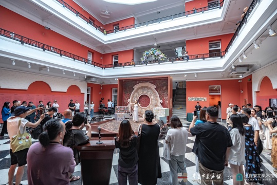 青島市美術(shù)館羅馬展廳
青島市美術(shù)館羅馬展廳