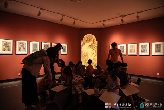 “繆斯的花冠:阿爾豐斯·穆夏的繁花詩篇” 在青島市美術(shù)館開展 “繆斯的花冠:阿爾豐斯·穆夏的繁花詩篇” 在青島市美術(shù)館開展